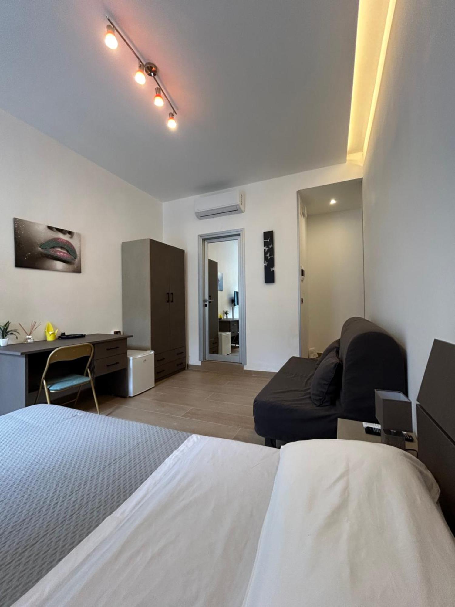 Bed and Breakfast Binario 14 Piazza Garibaldi Napoli Esterno foto