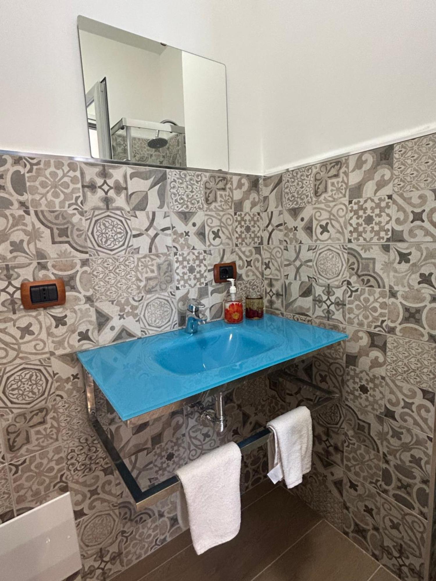 Bed and Breakfast Binario 14 Piazza Garibaldi Napoli Esterno foto