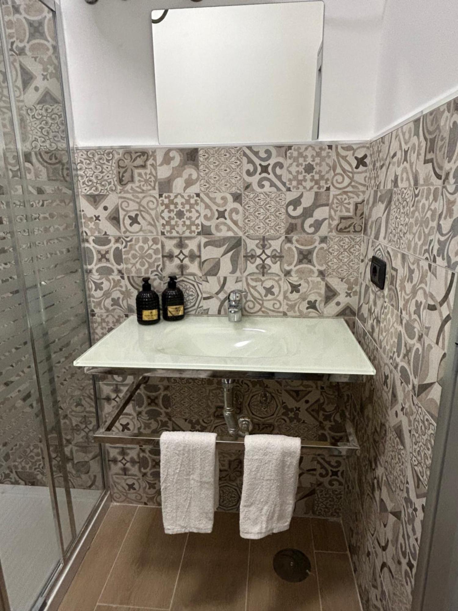 Bed and Breakfast Binario 14 Piazza Garibaldi Napoli Esterno foto